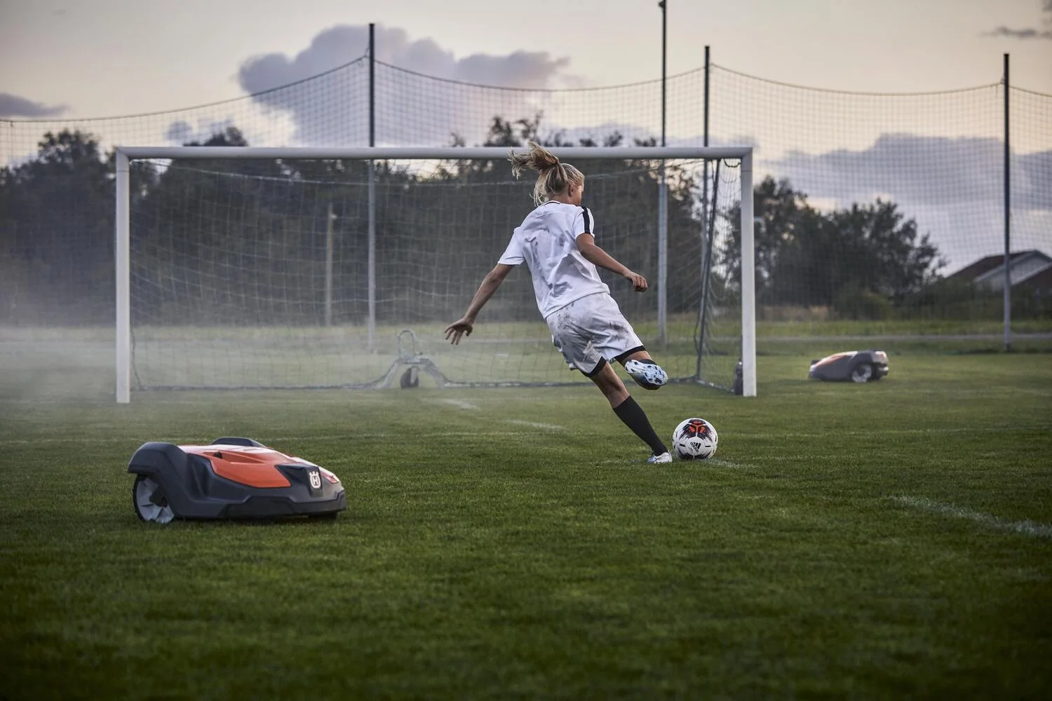 husqvarna-automower-fu-ball.jpg